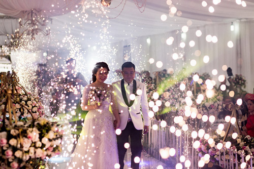 Chú rể Sài thành rước dâu bằng máy bay gây "sốc" - 9