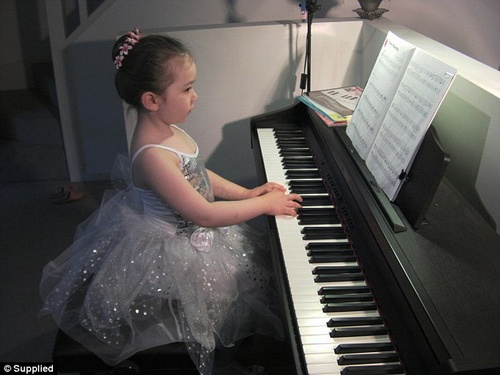 Bé gái 5 tuổi gốc Việt sở hữu trí nhớ siêu phàm gây sửng sốt - 2