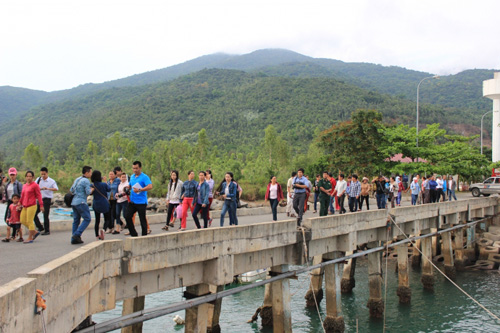 Đẫm nước mắt ngày gặp mặt 34 ngư dân gặp nạn ở Hoàng Sa - 3