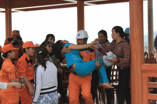 Đẫm nước mắt ngày gặp mặt 34 ngư dân gặp nạn ở Hoàng Sa - 6