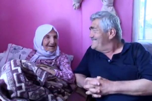 Bà cụ 111 tuổi có hơn 120 cháu, chắt, chút - 4