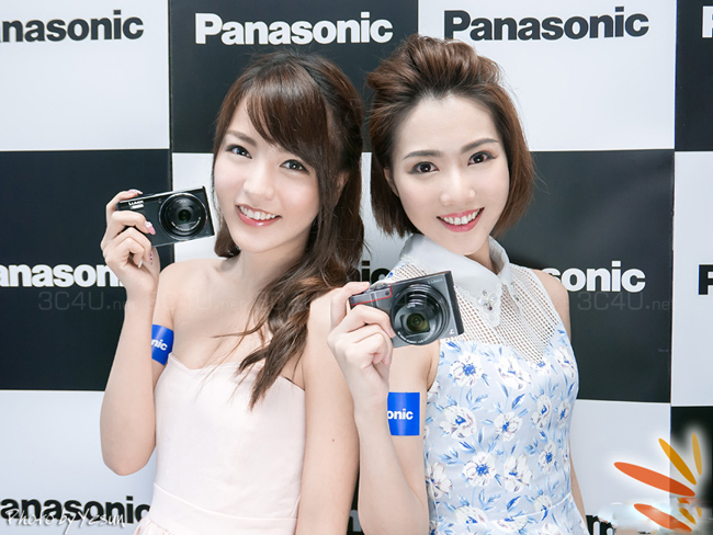 Cặp đôi sở hữu nụ cười rạng ngời khi tạo dáng bên máy ảnh Panasonic LUMIX ZS110 và ZS60