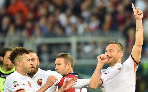 Hiệu suất ghi bàn: "Ông lão" Totti tốt hơn Suarez, Ibra - 1