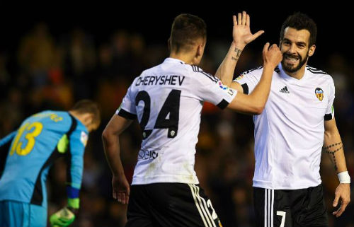 Real Madrid - Valencia: Mừng công ở Bernabeu - 2