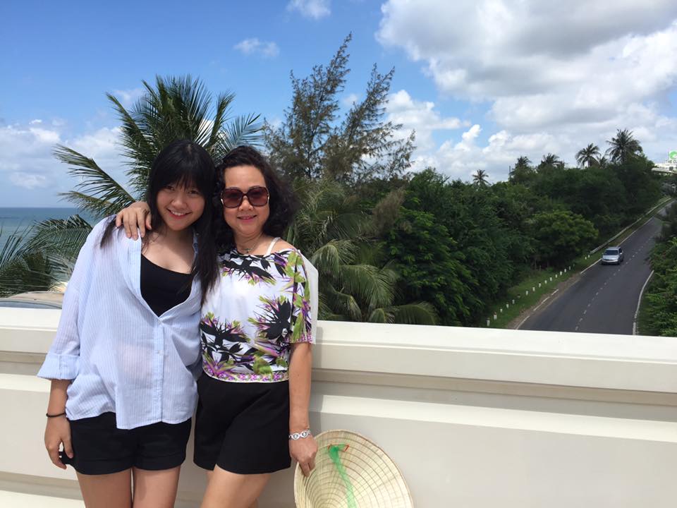 Nhan sắc xinh đẹp của hai em gái Trấn Thành - 4