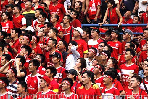 "Bão" CĐV Hải Phòng làm nổi sóng sân Hàng Đẫy - 5