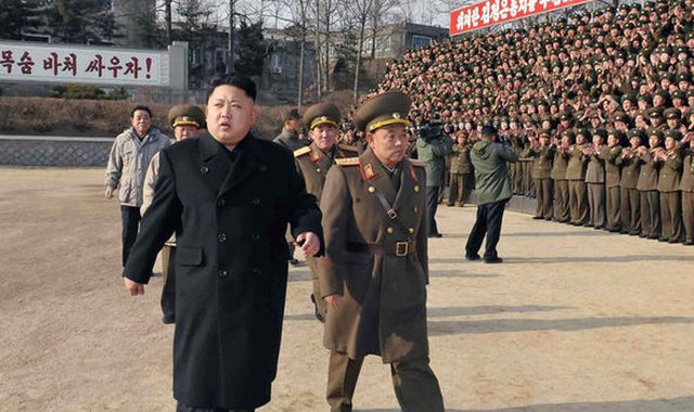 Kim Jong-un đổi thái độ: Quyết mở rộng kho hạt nhân - 1