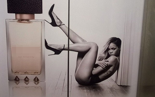 Loạt quảng cáo của sao thế giới bị cấm vì quá gợi dục - 7