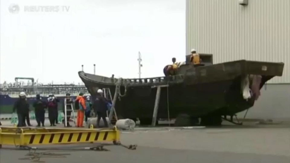 “Tàu ma” mất tích bí ẩn bỗng cập bờ Liberia - 4