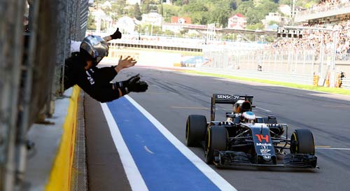 F1 ở Sochi: Lắm chuyện ồn ào, nhiều điều tranh cãi - 2