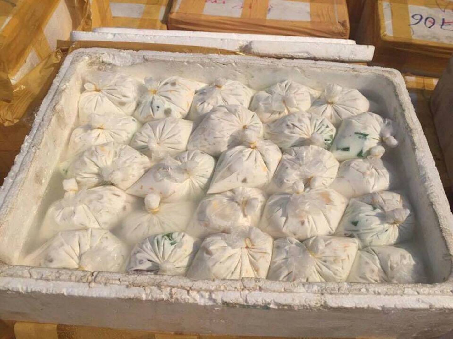 Bắt 2 tấn chè thập cẩm không xuất xứ chuẩn bị ra Bắc tiêu thụ - 1