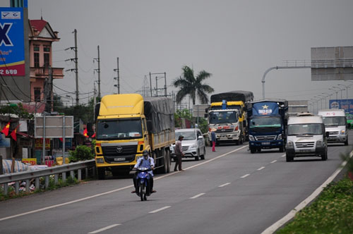 Tắm heo, “tắm” cả người đi trên cao tốc HN-Bắc Giang - 10