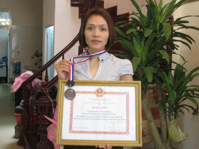 Chồng mù, vợ cụt chân và những đứa con thiên thần - 2