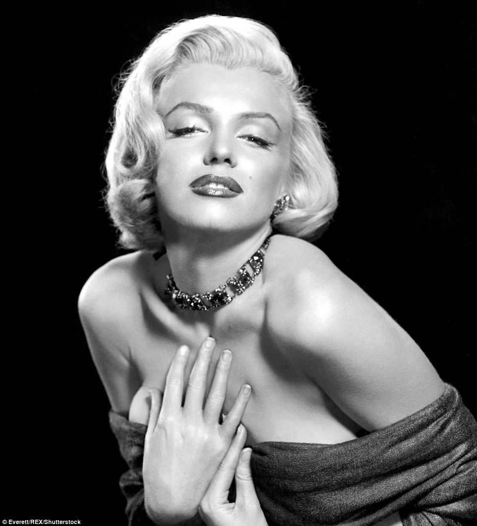 Son môi 52 tuổi của Marilyn Monroe bán giá 440 triệu - 1