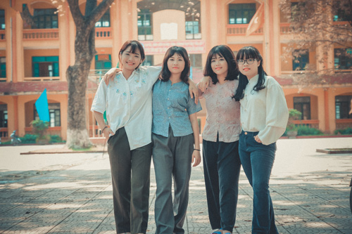 Bộ ảnh kỷ yếu phiên bản thôn nữ "gây sốt" - 2