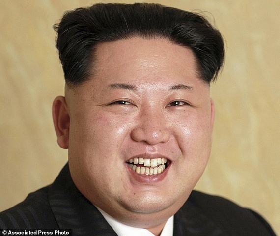 Triều Tiên lần đầu công bố ảnh dàn lãnh đạo cao cấp - 1