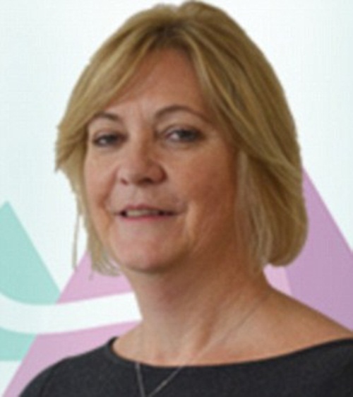 Cấm nữ sinh mặc váy ngắn để tránh "khiêu khích" thầy giáo - 5