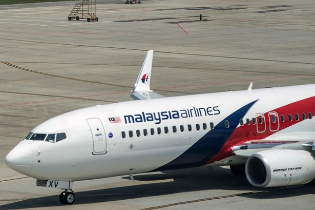 Thêm 2 mảnh vỡ gần như chắc chắn của MH370 - 1