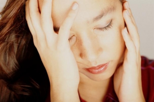 Cách giảm chứng đau đầu không cần uống thuốc - 1