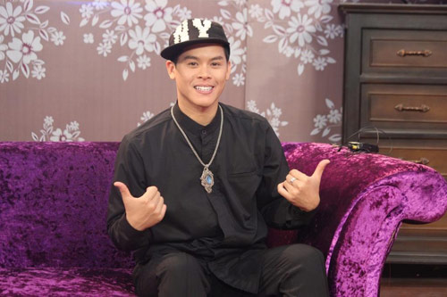 John Huy Trần xúc động chia sẻ chuyện thừa nhận đồng tính - 2