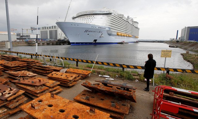 Mỹ: Hạ thủy “thành phố nổi” 120.000 tấn - 1