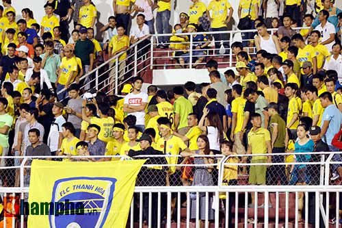 Người đẹp xứ Thanh "đại náo" sân Thống Nhất - 11