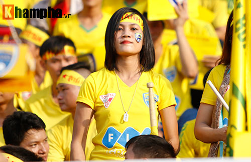 Người đẹp xứ Thanh "đại náo" sân Thống Nhất - 7