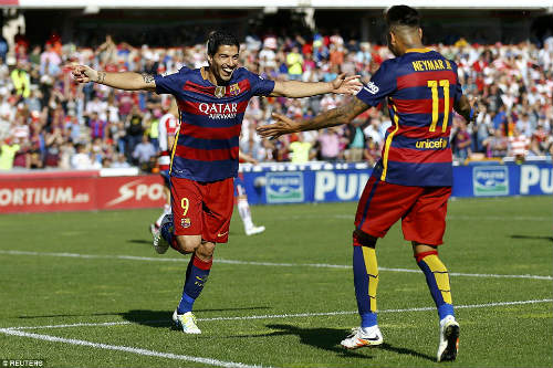 Ảnh: Barca vỡ òa ngày vượt mặt Real, xưng bá Liga - 7