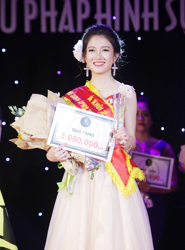 Nữ sinh 19 tuổi giành giải Hoa khôi Tư pháp hình sự - 3