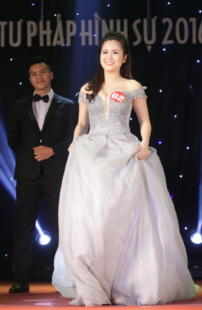 Nữ sinh 19 tuổi giành giải Hoa khôi Tư pháp hình sự - 14