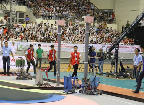 Nhà vô địch Robocon Việt Nam 2016: "Xử" đối thủ trong 19 giây - 2