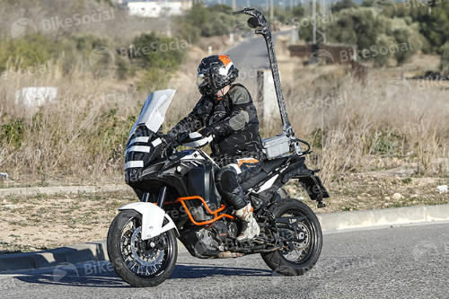 KTM 1290 Super Adventure bị triệu hồi do lỗi giảm sóc - 1