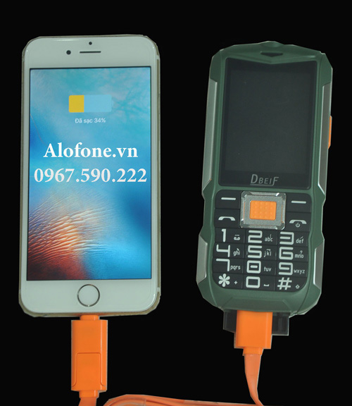 "Truy lùng" bộ 3 điện thoại độc, vỏ thép, pin khủng, giả giọng nói - 2