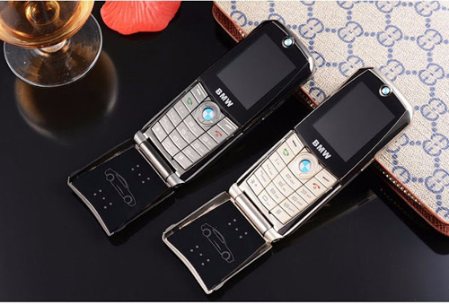 "Truy lùng" bộ 3 điện thoại độc, vỏ thép, pin khủng, giả giọng nói - 3