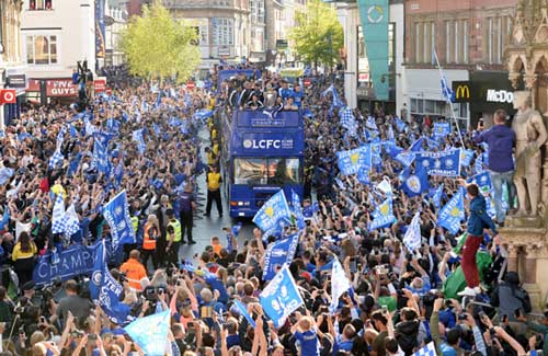 Leicester City rước cúp: Bữa đại tiệc lịch sử - 11