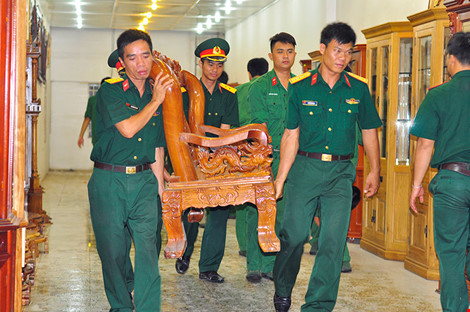 Hàng trăm chiến sĩ phong tỏa ngôi nhà sập ở Đồng Nai - 3