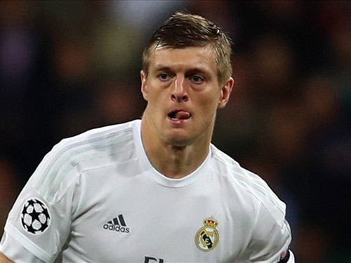 Tin HOT tối 17/5: MU thiệt hại nặng vụ bom dởm - 1