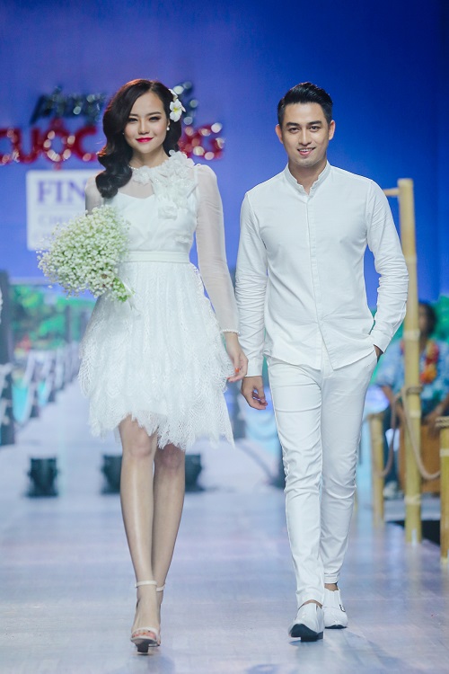 Diệu Huyền bế bụng bầu 8 tháng lên sàn diễn catwalk - 10