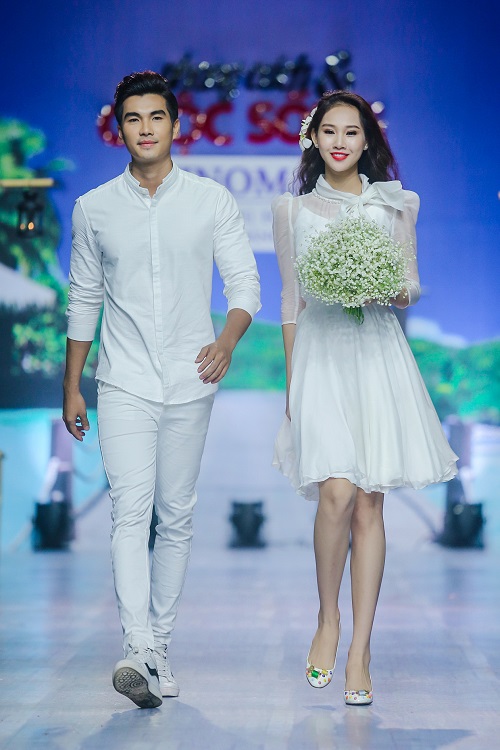 Diệu Huyền bế bụng bầu 8 tháng lên sàn diễn catwalk - 12