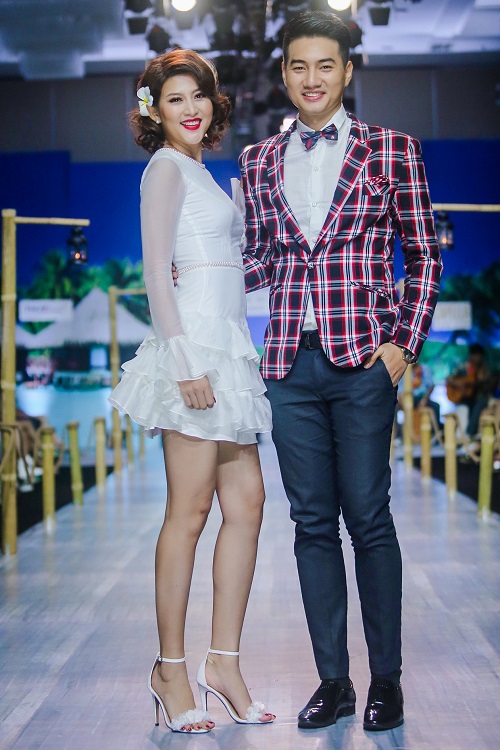 Diệu Huyền bế bụng bầu 8 tháng lên sàn diễn catwalk - 13