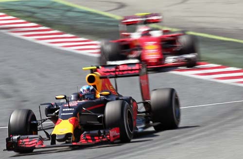 F1, Ferrari: Có hay không "ảo tưởng sức mạnh" - 1