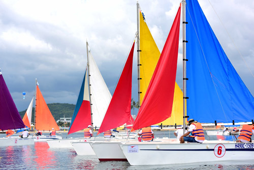 Đến Phú Quốc, "no mắt" xem đua thuyền buồm - 3