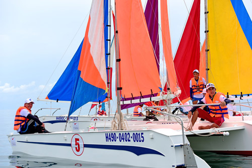 Đến Phú Quốc, "no mắt" xem đua thuyền buồm - 4