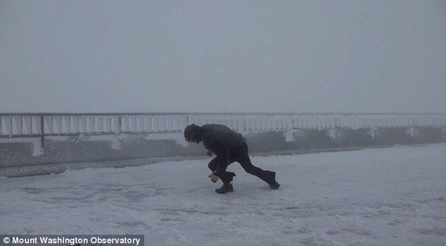 Video: Điều xảy ra khi đi ngược gió 175km/giờ - 1