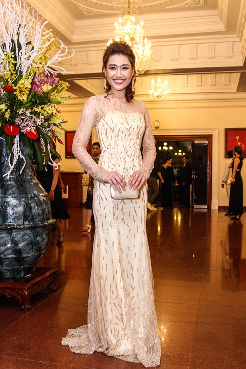 Vợ chồng Lương Thế Thành lần đầu xuất hiện sau lễ cưới - 6