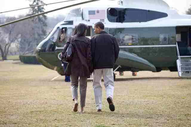 “Soi” siêu trực thăng của Obama đang ở sân bay Nội Bài - 2