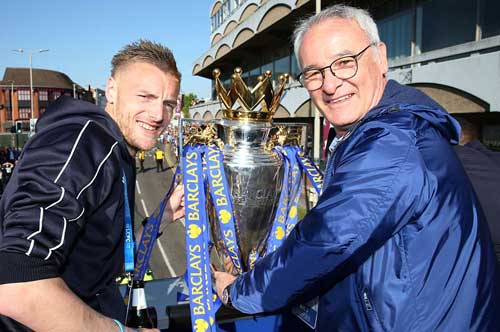 Leicester rước cúp "đại náo" đường phố Thái Lan - 2