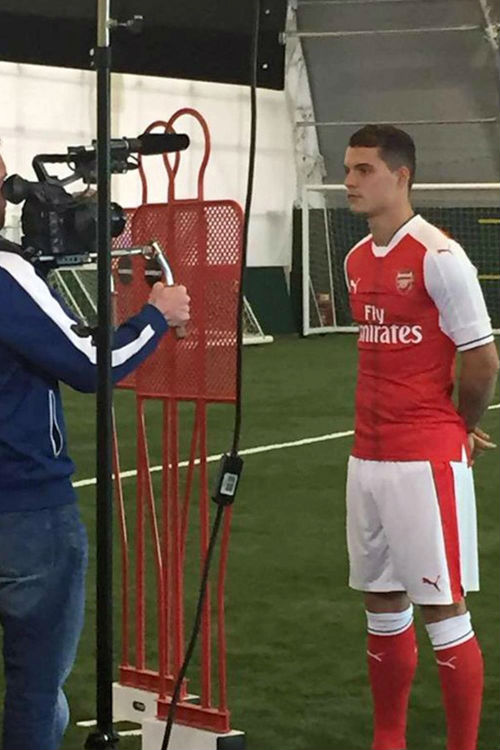 Tin HOT tối 21/5: Lộ ảnh Xhaka khoác áo Arsenal - 2