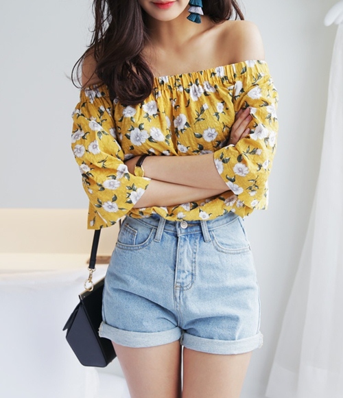 4 kiểu áo hở vai này, kiểu nào cũng đáng để thử - 2