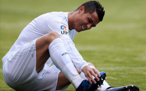 Ronaldo tập vật lí trị liệu, Real lo sốt vó - 1